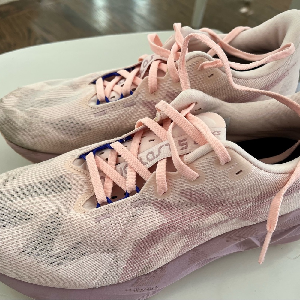 *New* ASICS Novablast 5 Pearl Pink - Picture 5 of 6